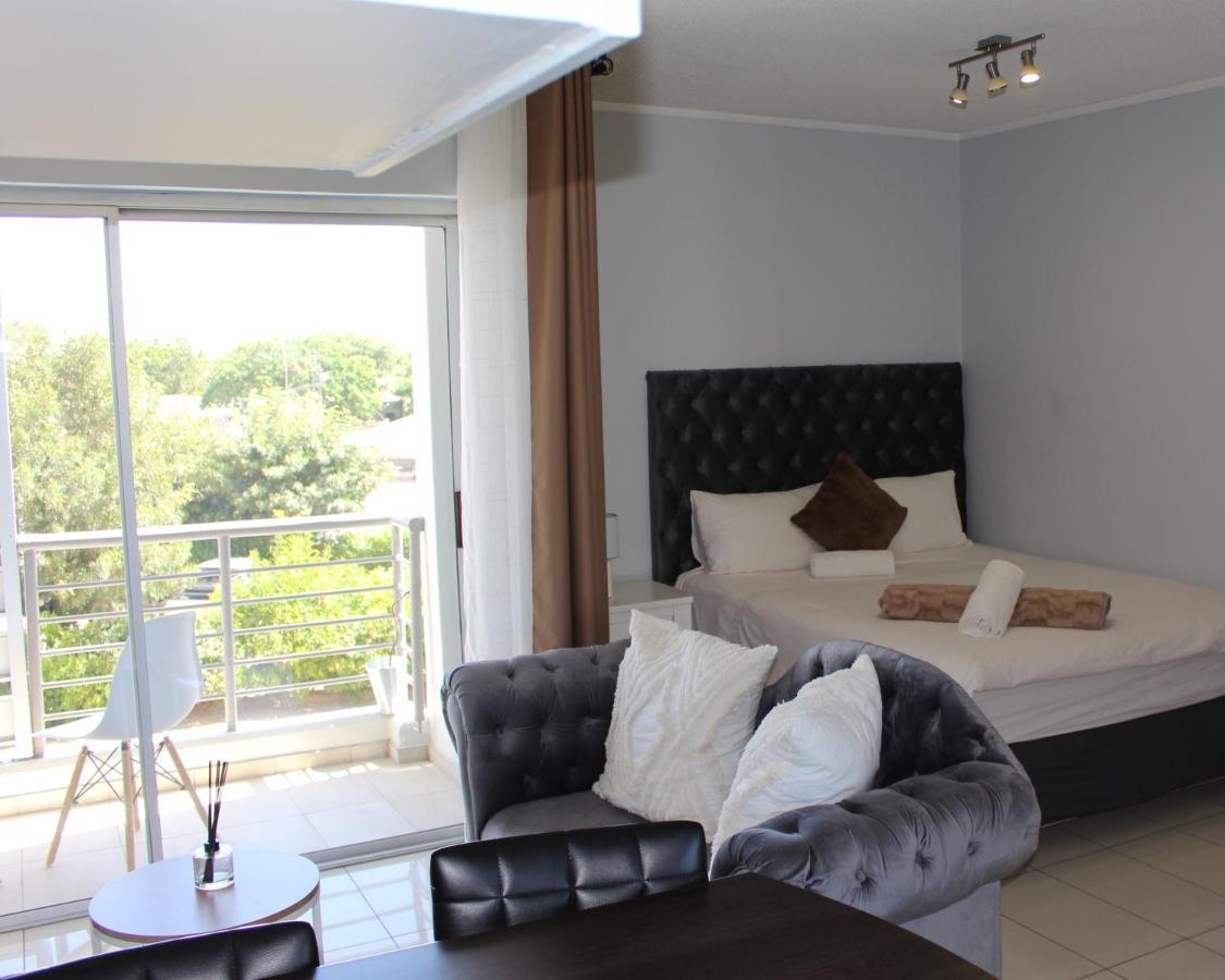 Abigail'S Studio Apartment @ Trift Tower Windhoek Exterior photo