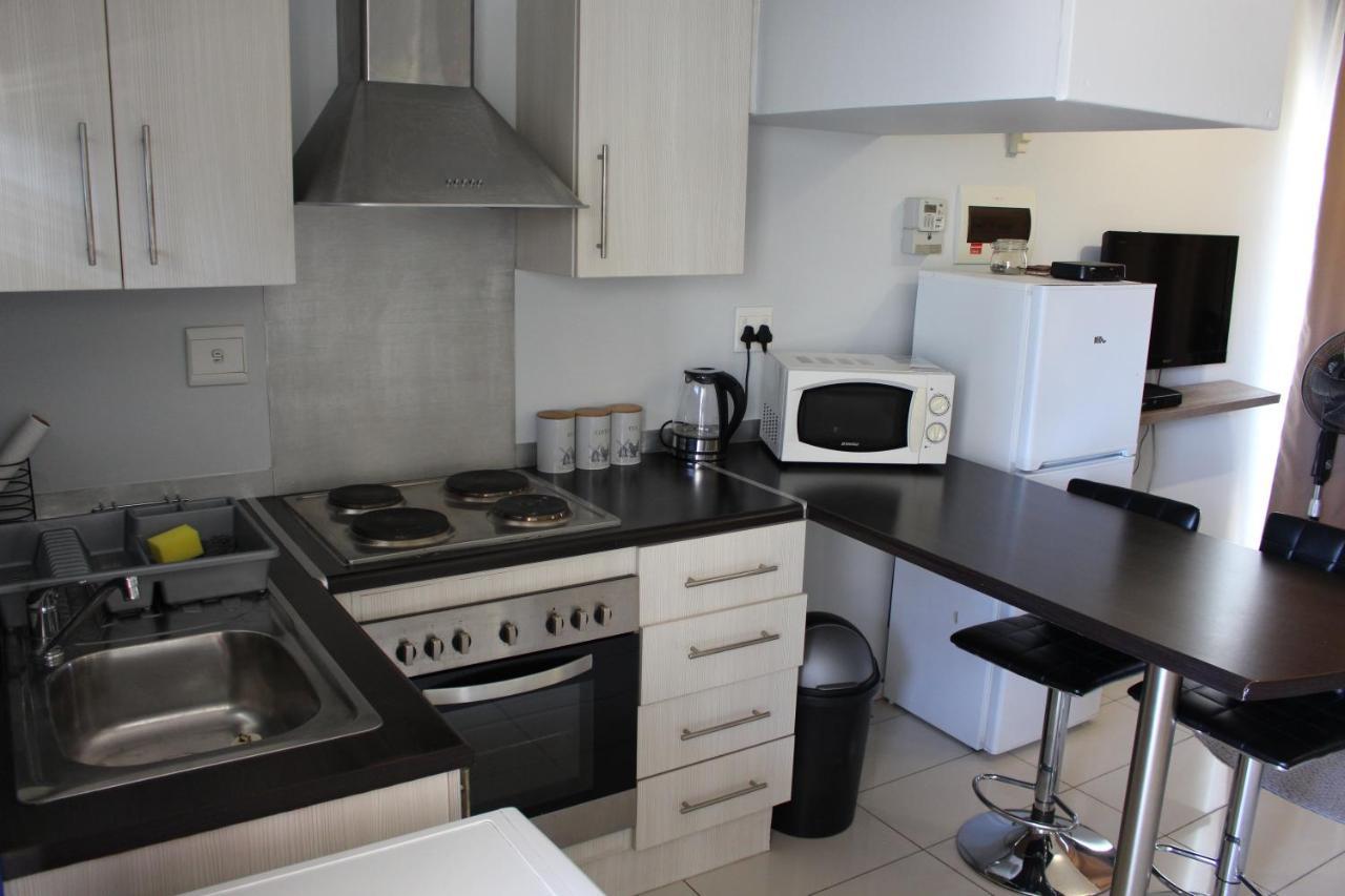 Abigail'S Studio Apartment @ Trift Tower Windhoek Exterior photo