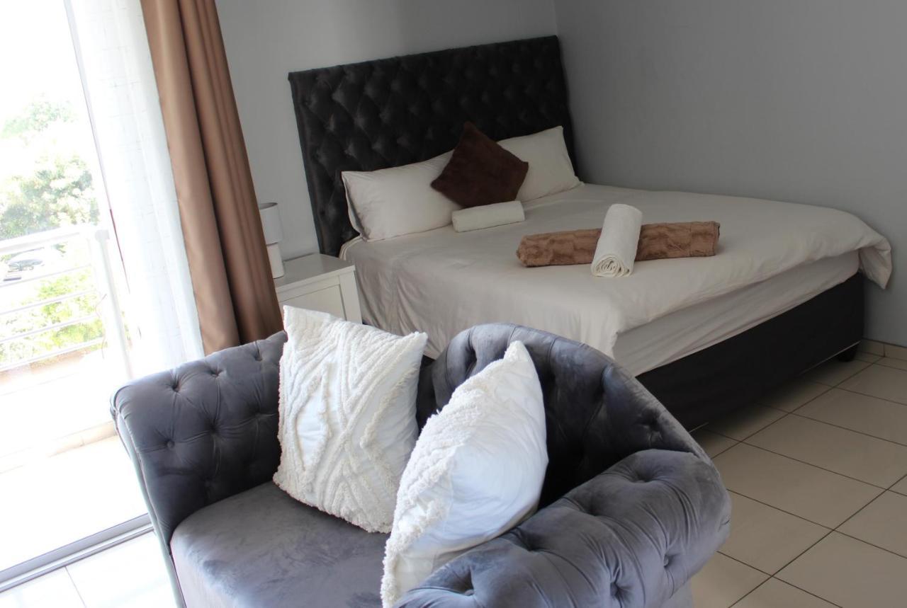 Abigail'S Studio Apartment @ Trift Tower Windhoek Exterior photo