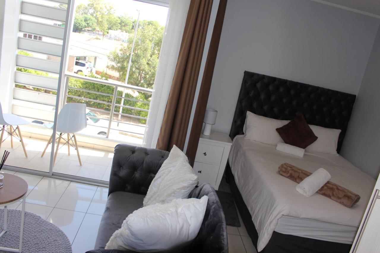Abigail'S Studio Apartment @ Trift Tower Windhoek Exterior photo
